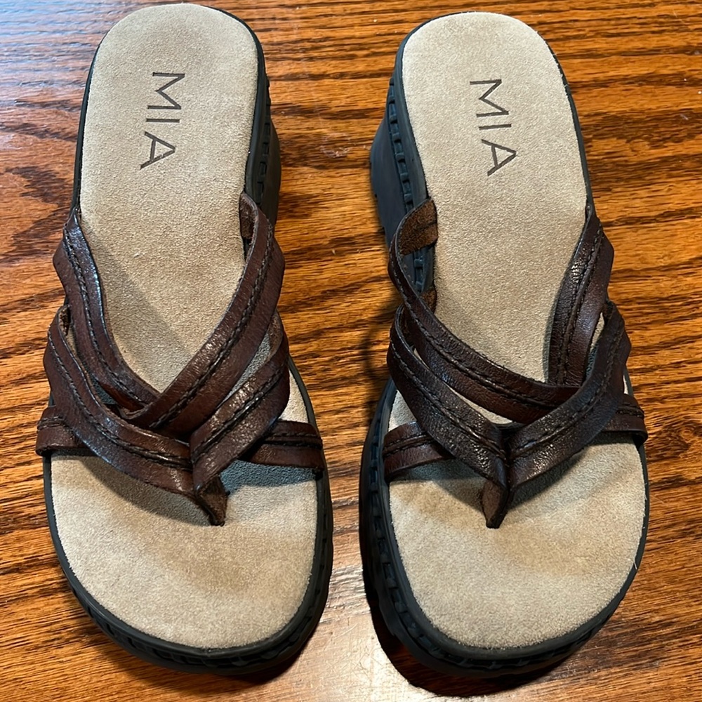 MIA Y2K Brown Strappy Leather Slide Sandals